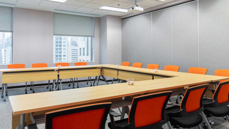 meeting-room-jakarta-space-office-indonesia-u-shape-3-japan